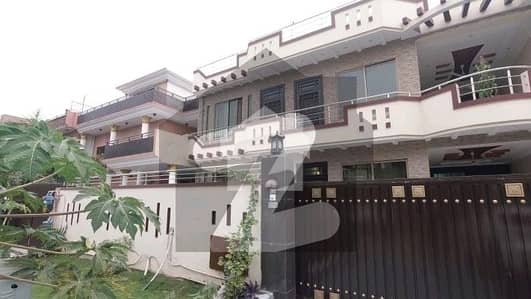 آئی ۔ 8 اسلام آباد میں 6 کمروں کا 14 مرلہ مکان 16.5 کروڑ میں برائے فروخت۔