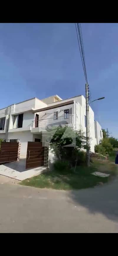 بش ایگزیکٹو ولاز ملتان میں 4 کمروں کا 6 مرلہ مکان 85.0 ہزار میں کرایہ پر دستیاب ہے۔
