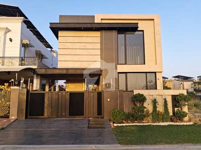 10 MARLA MODERN HOUSE AVAILABLE FOR RENT