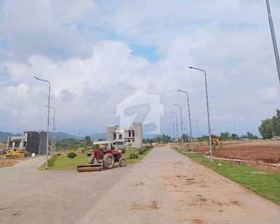 In Park View - Block J Residential Plot Sized 5 Marla For Sale