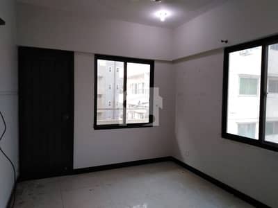 Prime Location Bukhari Commercial Area Flat Sized 1750 Square Feet