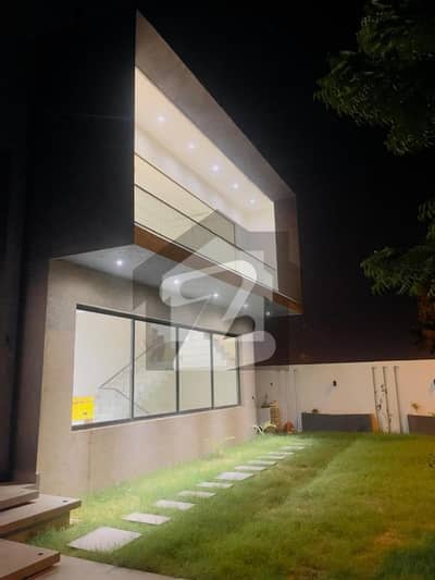 Furnished 1000sq Yd Luxury Villa With Designer Kitchen, Washroom And Elevation. Ready To Move