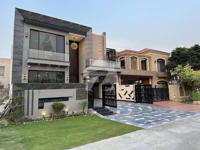 10 MARLA MODERN HOUSE AVAILABLE FOR RENT
