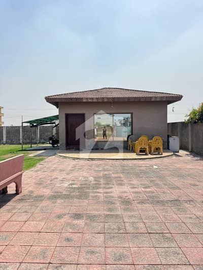 چنار باغ لاہور میں 1 کمرے کا 2 کنال فارم ہاؤس 2.98 کروڑ میں برائے فروخت۔