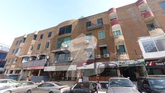 آئی ۔ 8 مرکز آئی ۔ 8,اسلام آباد میں 5 مرلہ دفتر 9.5 کروڑ میں برائے فروخت۔