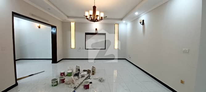 12 Marla Portion Available For Rent In G-16