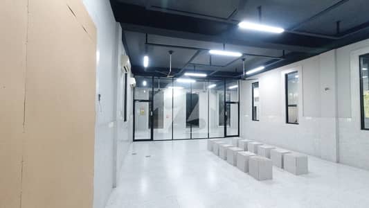 ایف ۔ 7 اسلام آباد میں 2 مرلہ Studio دکان 3.5 کروڑ میں برائے فروخت۔