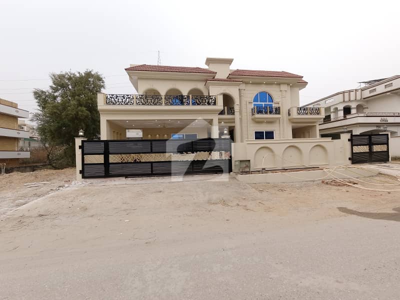 22 Marla House Available For Rent In G-15 22 Marla House Available For Rent In G-15