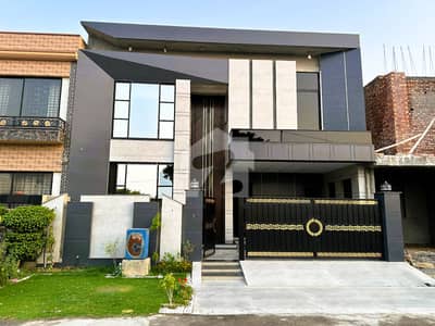 بینکرس ایوینیو کوآپریٹو ہاؤسنگ سوسائٹی لاہور میں 4 کمروں کا 10 مرلہ مکان 4.0 کروڑ میں برائے فروخت۔