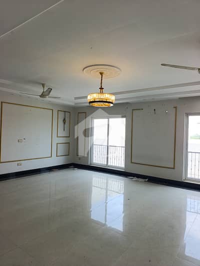 1 KANAL MODERN DESIGN HOUSE AVAILABLE FOR SALE IN (EDEN CITY ) DHA PHASE 8