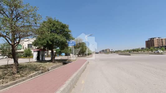 10 Marla Plot For Sale