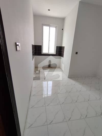 580 Sq Ft Flat in Falaknaz Dreamz main Chowrangi Reqdy to Shift