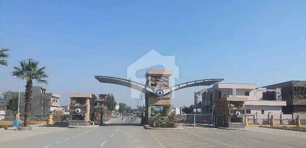 Prime Location University Town Commercial Plot Sized 1095 Marla For sale