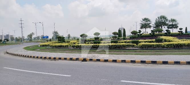 ڈی ایچ اے فیز9 پریزم - بلاک ای ڈی ایچ اے فیز9 پریزم,ڈی ایچ اے ڈیفینس,لاہور میں 1 کنال رہائشی پلاٹ 2.2 کروڑ میں برائے فروخت۔