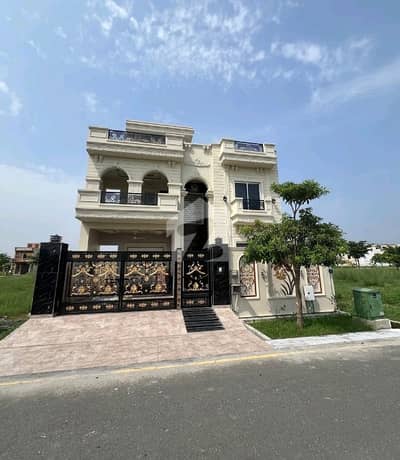 رئیل پام سٹی ایمن آباد موڑ,گوجرانوالہ میں 5 کمروں کا 10 مرلہ مکان 4.5 کروڑ میں برائے فروخت۔