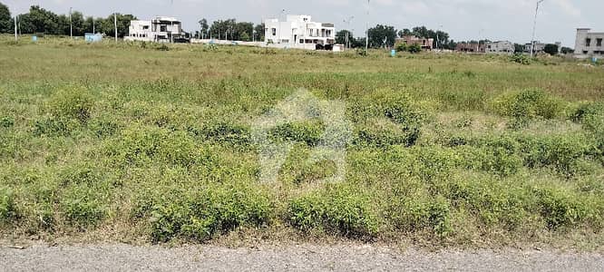 ڈی ایچ اے فیز9 پریزم - بلاک جی ڈی ایچ اے فیز9 پریزم,ڈی ایچ اے ڈیفینس,لاہور میں 1 کنال رہائشی پلاٹ 3.55 کروڑ میں برائے فروخت۔