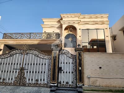 Slightly Used 400 Yards Bungalow Corner West Open Lease With Swimming Pool For Sale