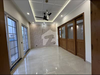 RAK PROPERTIES OFFERS 10 MARLA SINGLE UNIT HOUSE FOR RENT