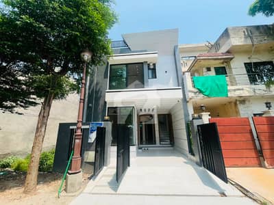 5 Marla Brand New House Available For Sale In Lake City