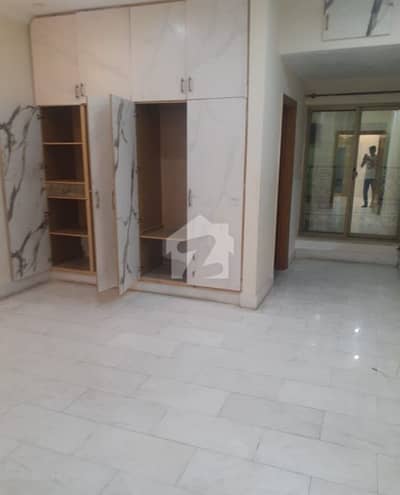 10 Marla Upper Portion Available For Rent On Prime Location And Reasonable Price