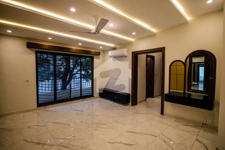 F-6 CORNER HOUSE FOR SALE PRIME AND PICE LOCATION