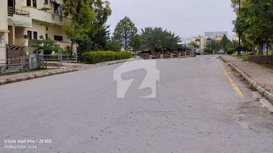8 MARLA BOULEVARD PLOT FOR SALE IN SECTOR F-1