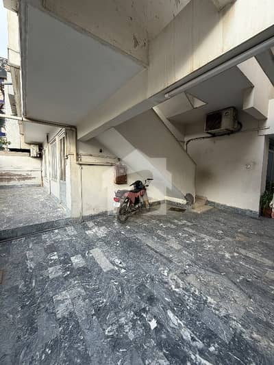 گلشنِ اقبال - بلاک 1 گلشنِ اقبال,گلشنِ اقبال ٹاؤن,کراچی میں 10 مرلہ Studio دفتر 12.0 لاکھ میں کرایہ پر دستیاب ہے۔