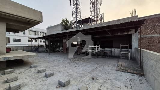 آزادی چوک لاہور میں 1 کنال Studio گودام 1.2 لاکھ میں کرایہ پر دستیاب ہے۔