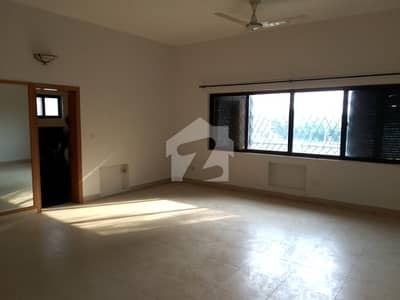 F-11 Excellent 500 SQY Upper Portion Proper 3 Bedrooms, Proper 3 Attached Bathrooms Modern Fittings Along With Neat Flooring Drawing Dining, TV Lounge, Kitchen
