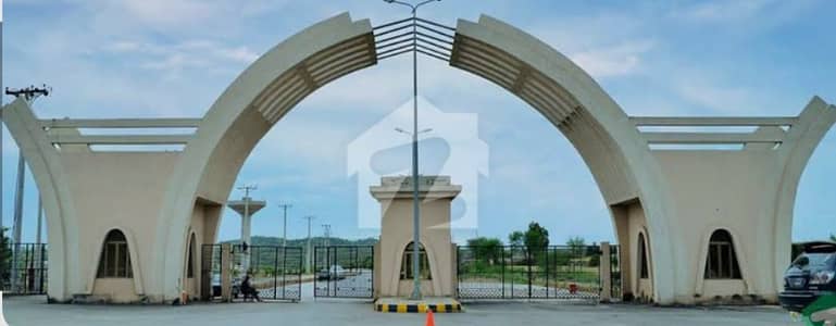 7 Marla Prime Location Plot For Sale