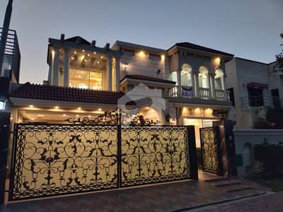 بحریہ ٹاؤن غوری بلاک بحریہ ٹاؤن سیکٹر B,بحریہ ٹاؤن,لاہور میں 5 کمروں کا 1 کنال مکان 10.5 کروڑ میں برائے فروخت۔ بحریہ ٹاؤن غوری بلاک بحریہ ٹاؤن سیکٹر B,بحریہ ٹاؤن,لاہور میں 5 کمروں کا 1 کنال مکان 10.5 کروڑ میں برائے فروخت۔