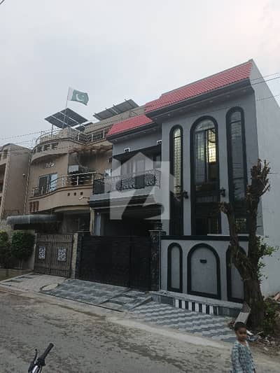 ایڈن بولیوارڈ ہاؤسنگ سکیم کالج روڈ,لاہور میں 5 کمروں کا 5 مرلہ مکان 2.55 کروڑ میں برائے فروخت۔ ایڈن بولیوارڈ ہاؤسنگ سکیم کالج روڈ,لاہور میں 5 کمروں کا 5 مرلہ مکان 2.55 کروڑ میں برائے فروخت۔