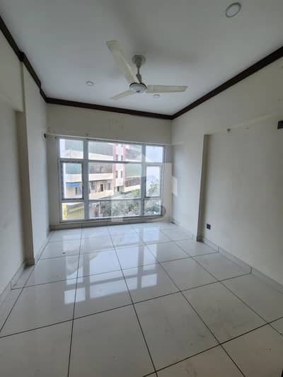 Luxury Apartment 1750 Sqft Like New With Lift Parking servant room For Rent Dha Phase 6 Next to Main Ittehad