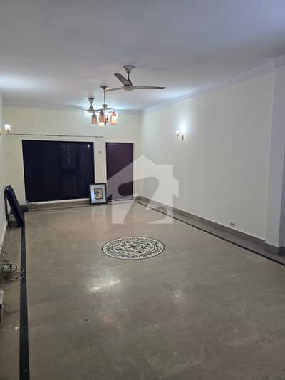 one kanal lower portion only family residence near to Park masjid markit main Road