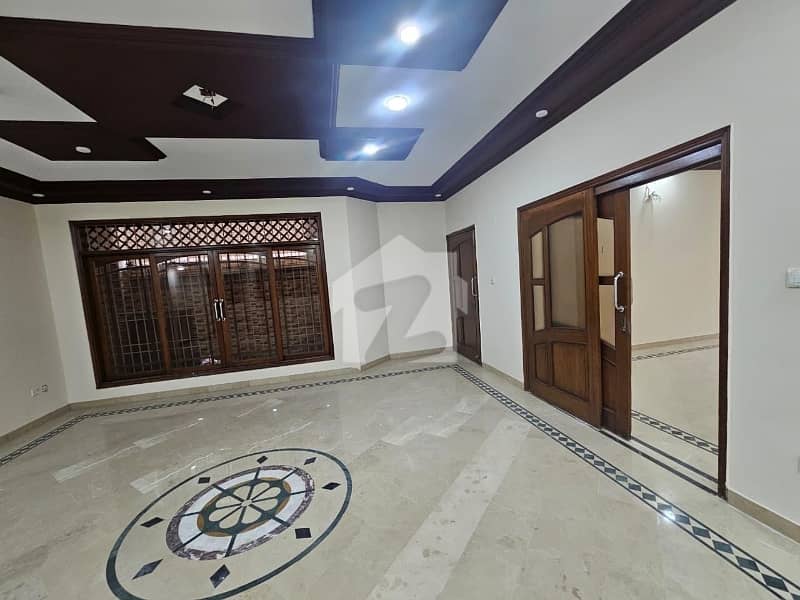 Prime Location Office In Nazimabad 4 For rent Prime Location Office In Nazimabad 4 For rent