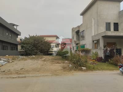 ڈی ایچ اے فیز 2 - سیکٹر جی ڈی ایچ اے ڈیفینس فیز 2,ڈی ایچ اے ڈیفینس,اسلام آباد میں 1 کنال رہائشی پلاٹ 4.45 کروڑ میں برائے فروخت۔
