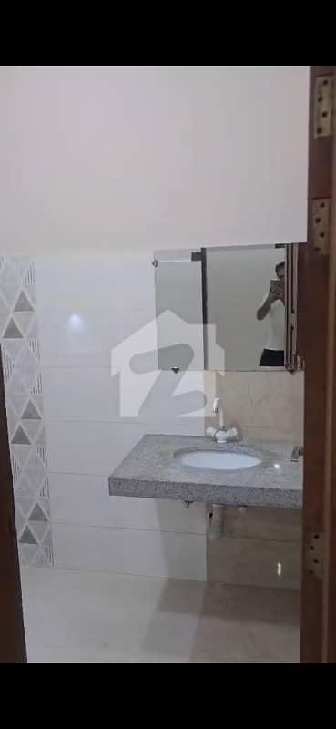 کینال روڈ فیصل آباد میں 3 کمروں کا 5 مرلہ مکان 2.55 کروڑ میں برائے فروخت۔