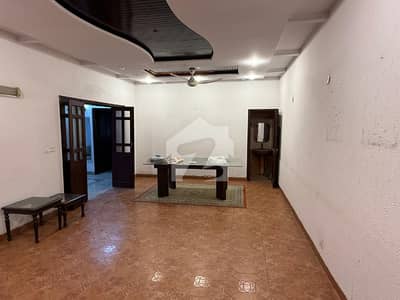 Triple Storey Well Maintained House Available For Sale In Johar Town