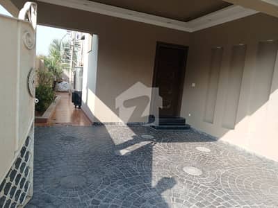 Dha Phase 5 B Block 1 Kanal Upper Portion Furnished Separate Gate Prime Location