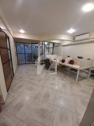 ڈی ایچ اے فیز 8 ڈی ایچ اے ڈیفینس,کراچی میں 5 مرلہ Studio دفتر 1.35 لاکھ میں کرایہ پر دستیاب ہے۔