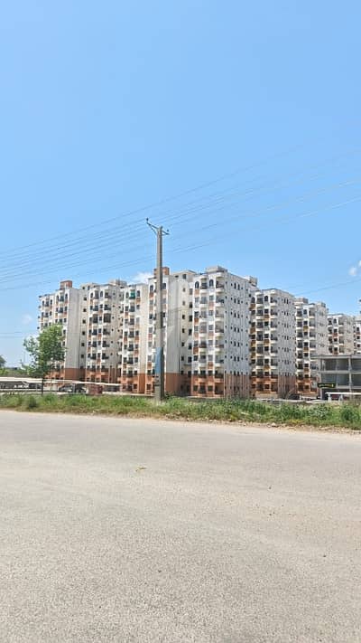4 BEDROOMS APARTMENT WITH PARKING AVAILABLE BANK LONE