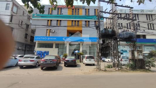 برکت مارکیٹ گارڈن ٹاؤن,لاہور میں 17 مرلہ Studio عمارت 65.0 کروڑ میں برائے فروخت۔