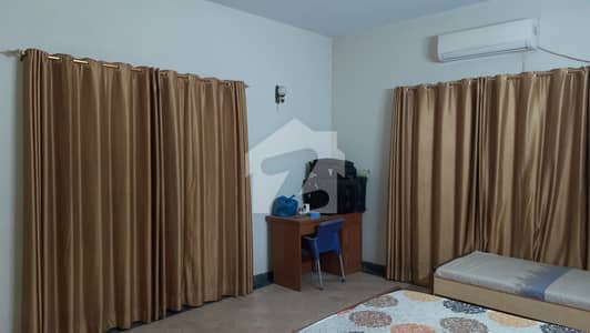 3 Bed Drawing Lounge Flat Available For Rent