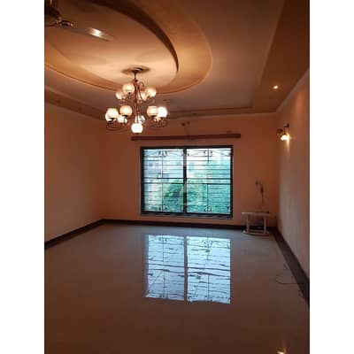 AHMED ASSOCIATES OFFERS 10 MARLA INDEPENDENT UPPER PORTION FOR RENT IN PCSIR PHASE 2 NEAR TO SHUKAT KHANUM HOSPITAL LAHORE