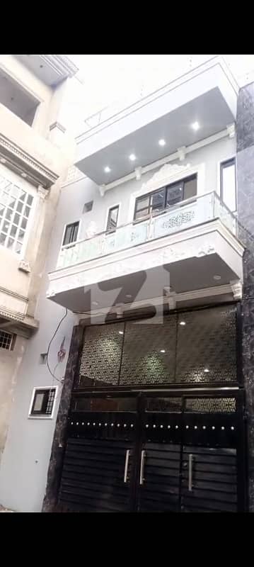 کینال بینک ہاؤسنگ سکیم لاہور میں 4 کمروں کا 4 مرلہ مکان 2.5 کروڑ میں برائے فروخت۔