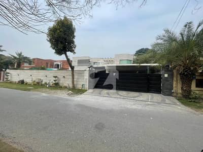 SYED BROTHERS PROUDLY OFFERS: 22 Marla Elegant Maintanined Bungalow Is Available In The Best Block Of DHA Lahore.