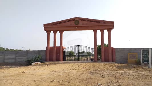 120 Sq. Yards Plot on 40 Feet Road Karachi High Court Society 120 Sq. Yards Plot on 40 Feet Road Karachi High Court Society