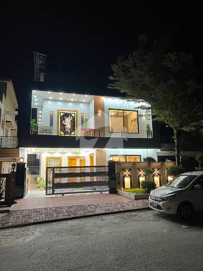 22 Marla House Available For Sell In G-15