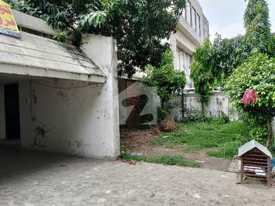 فیصل ٹاؤن ۔ بلاک سی فیصل ٹاؤن,لاہور میں 1 کنال Studio عمارت 17.0 کروڑ میں برائے فروخت۔