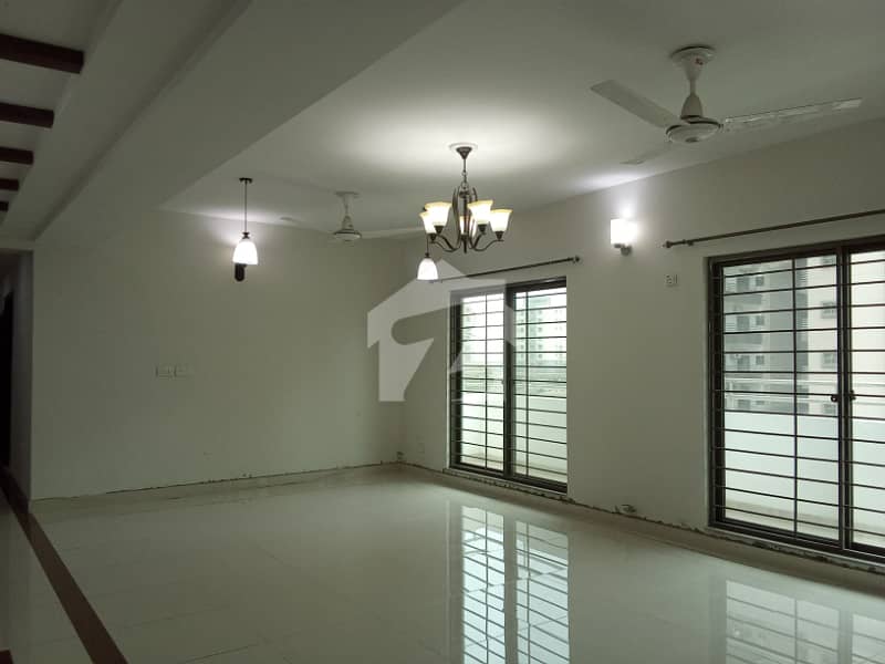 عسکری 11 عسکری,لاہور میں 3 کمروں کا 10 مرلہ فلیٹ 1.3 لاکھ میں کرایہ پر دستیاب ہے۔ عسکری 11 عسکری,لاہور میں 3 کمروں کا 10 مرلہ فلیٹ 1.3 لاکھ میں کرایہ پر دستیاب ہے۔